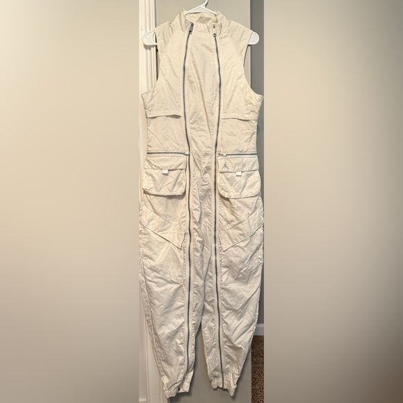 Nike Air Jordan Women's White Flight Suit Size M - Picture 2 of 16